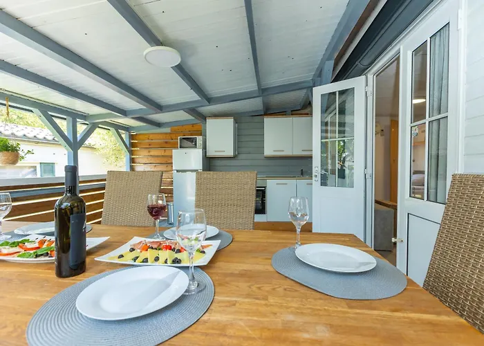 אתר קמפינג Mobile Homes Bepo