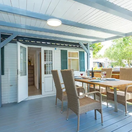 אתר קמפינג Mobile Homes Bepo